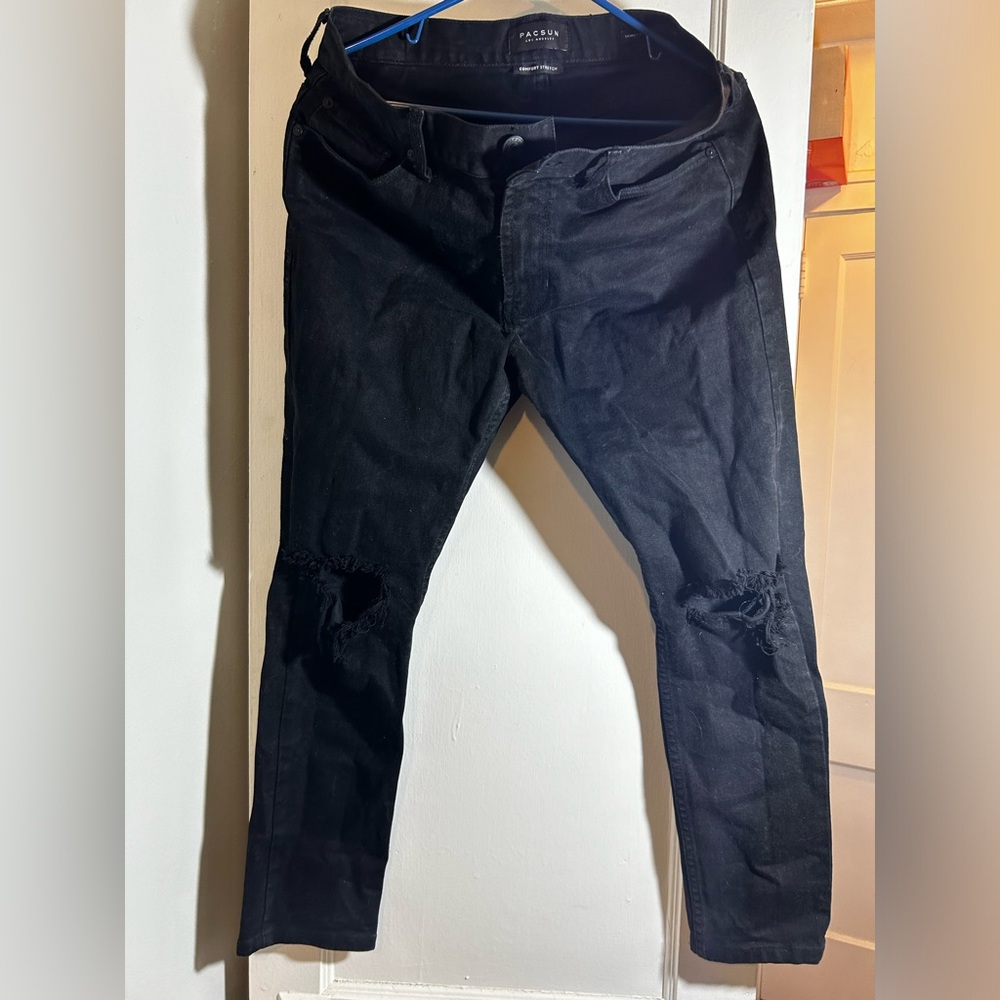 Men’s Pacsun distressed black jeans